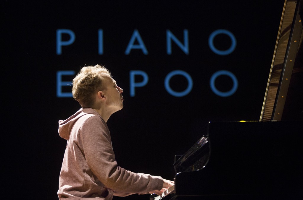 Roope Gröndahl in rehearsal